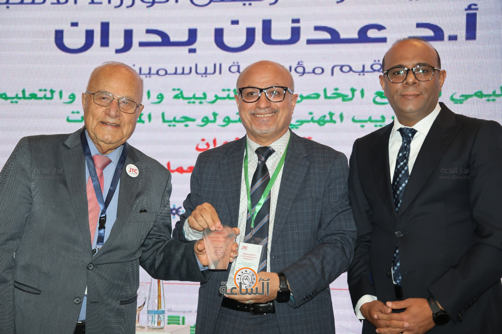 Madar Al-Saa Images 0.893657629874321