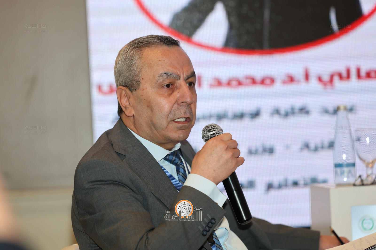 Madar Al-Saa Images 0.14019725509343883