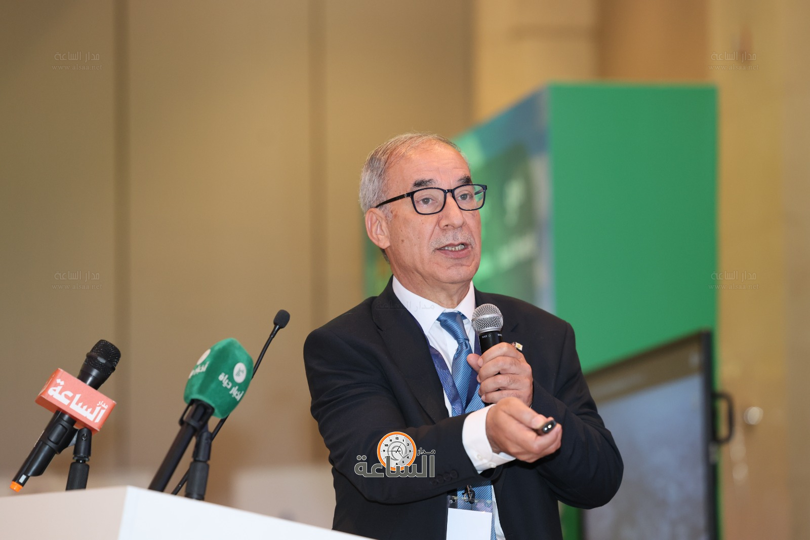 Madar Al-Saa Images 0.48521305527244807