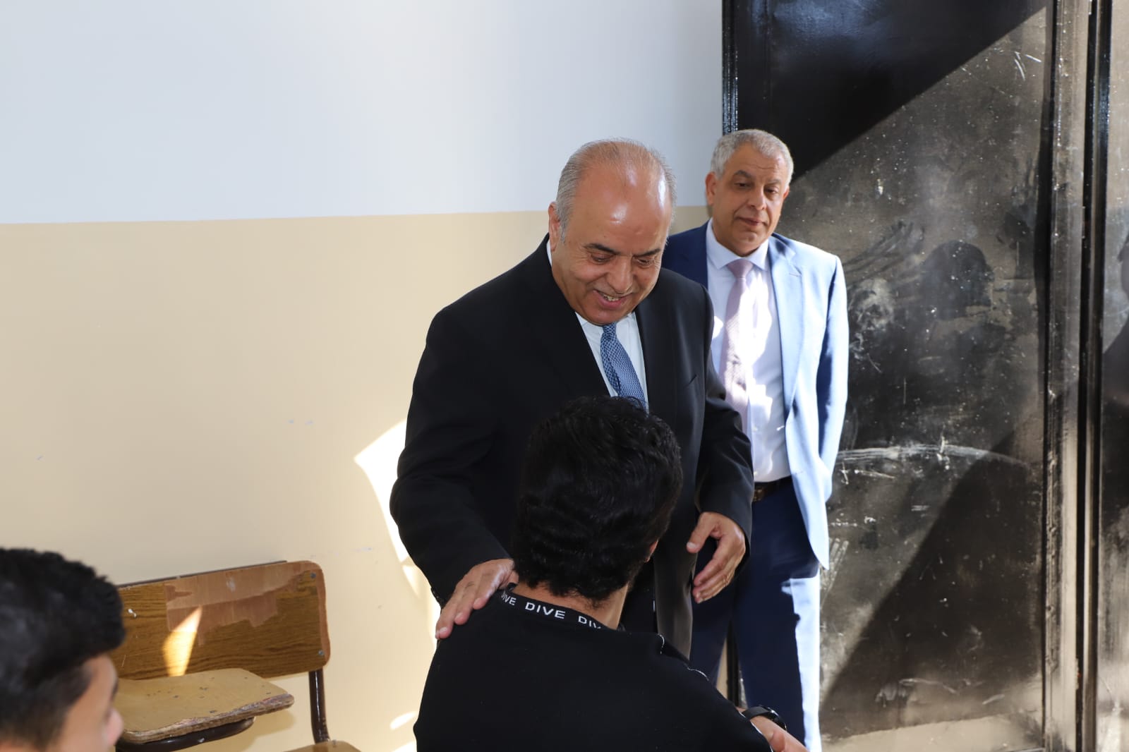 Madar Al-Saa Images 0.44162711642442043