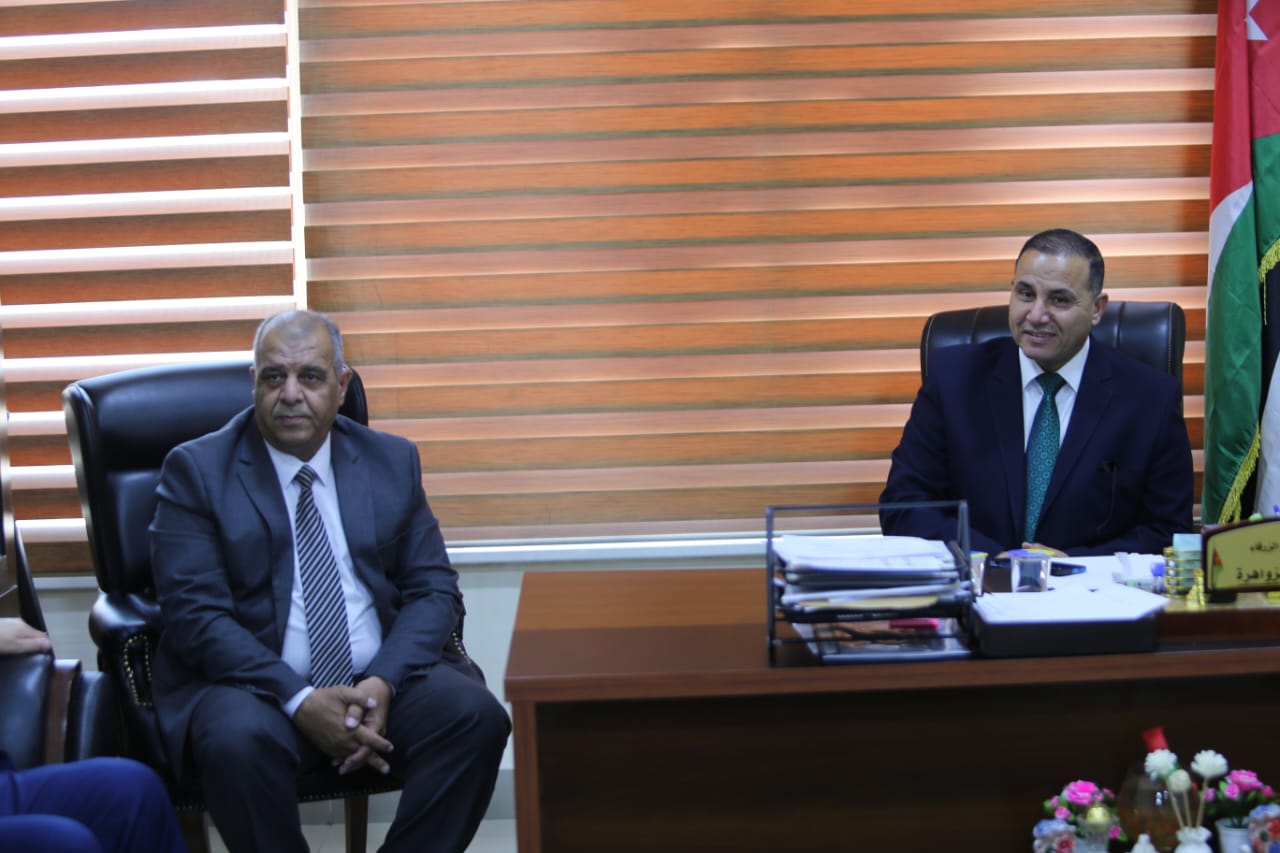 Madar Al-Saa Images 0.8705559055392219