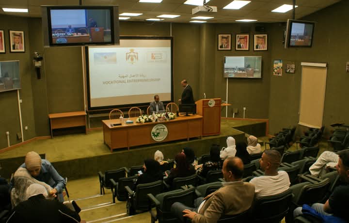 Madar Al-Saa Images 0.2841916197775808