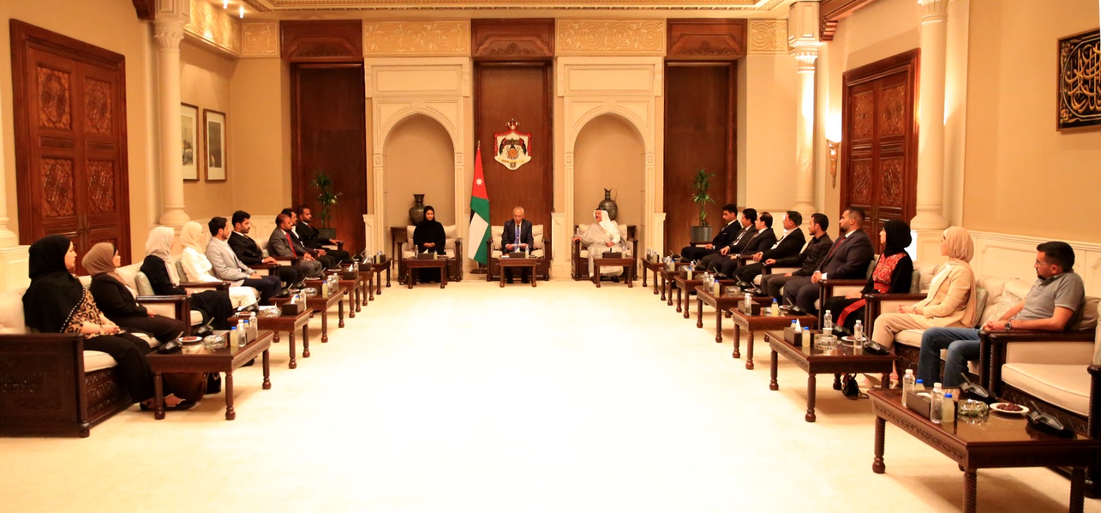 Madar Al-Saa Images 0.756941894334654