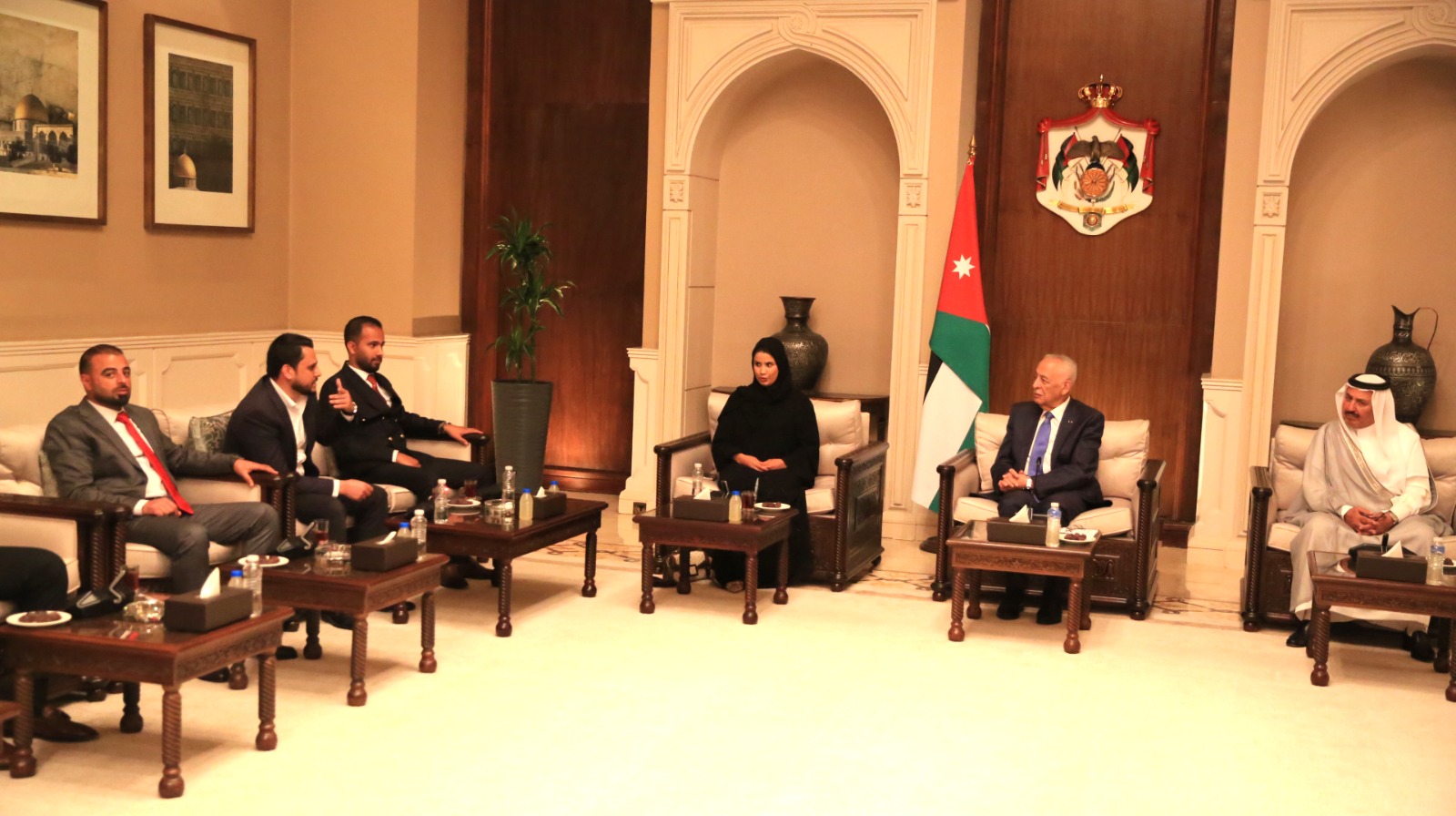 Madar Al-Saa Images 0.49521707009679894