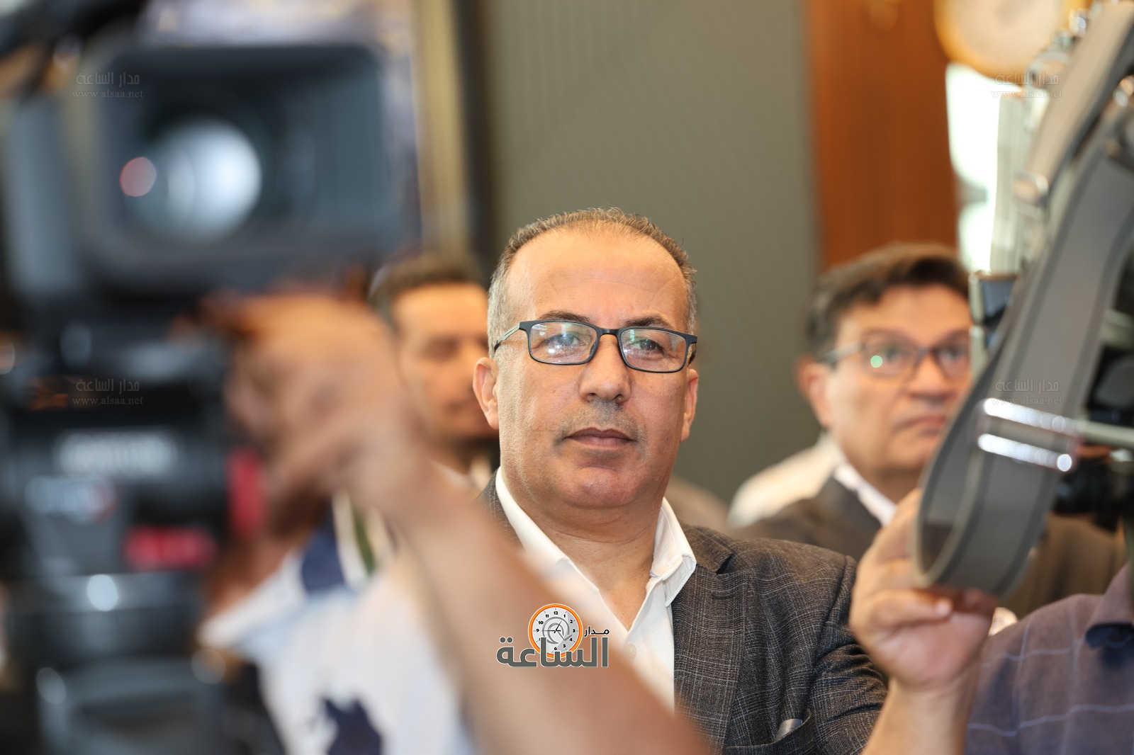 Madar Al-Saa Images 0.1329861350257875