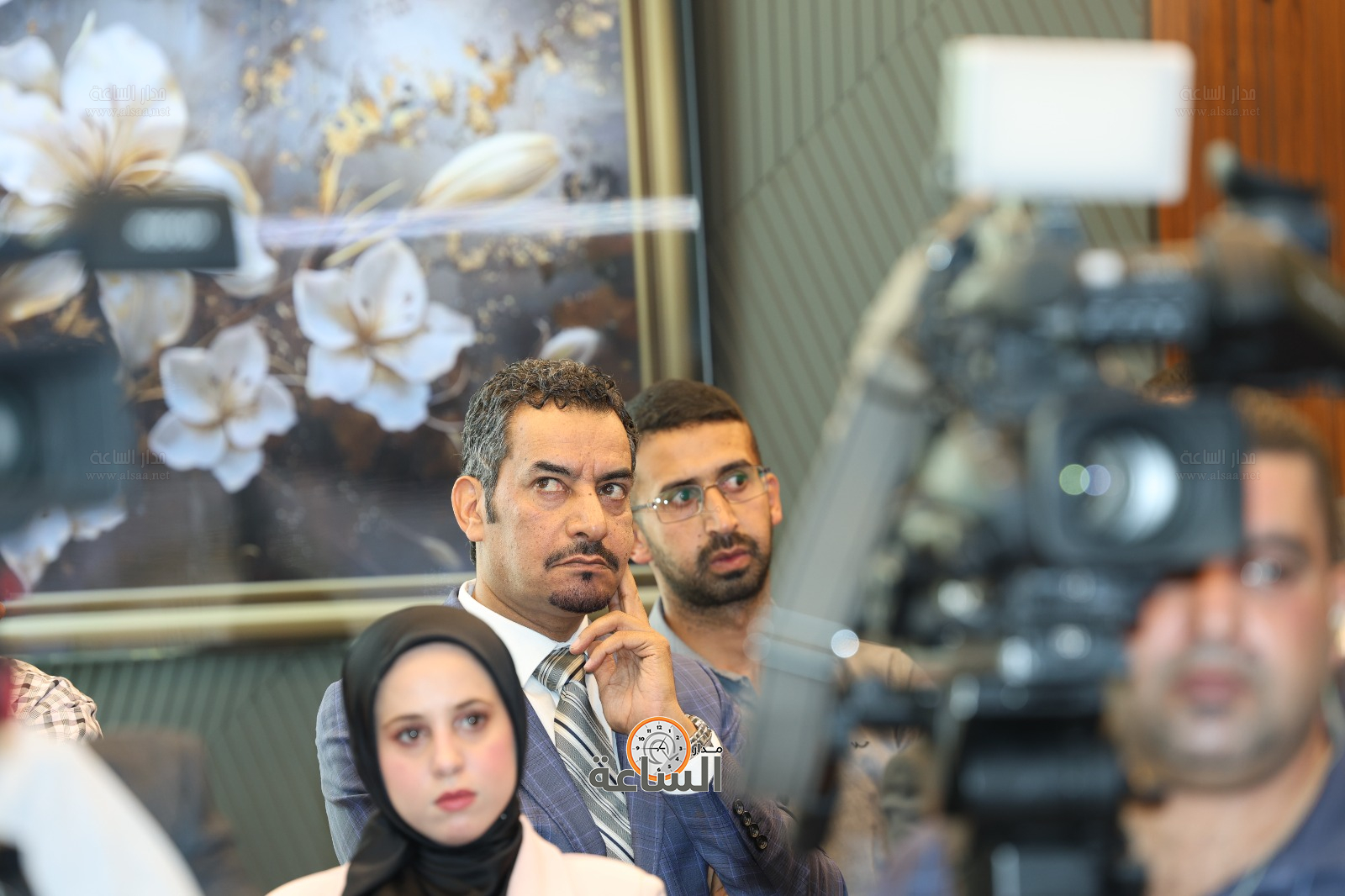 Madar Al-Saa Images 0.14669858175721262