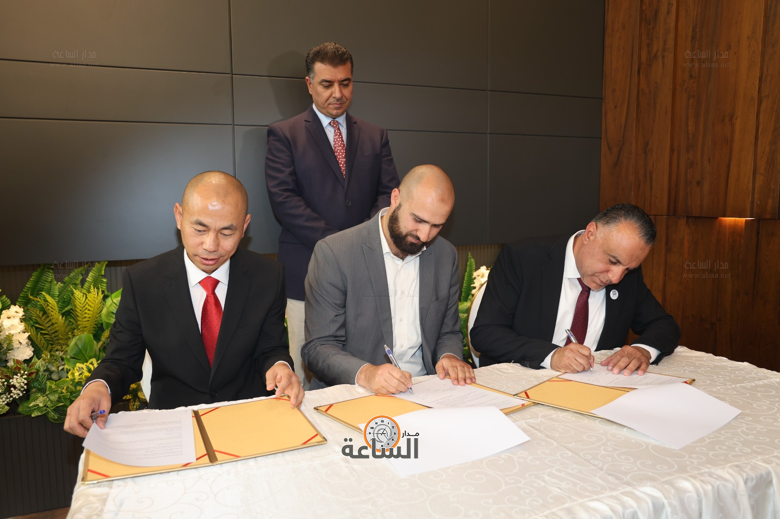 Madar Al-Saa Images 0.47766201063244107