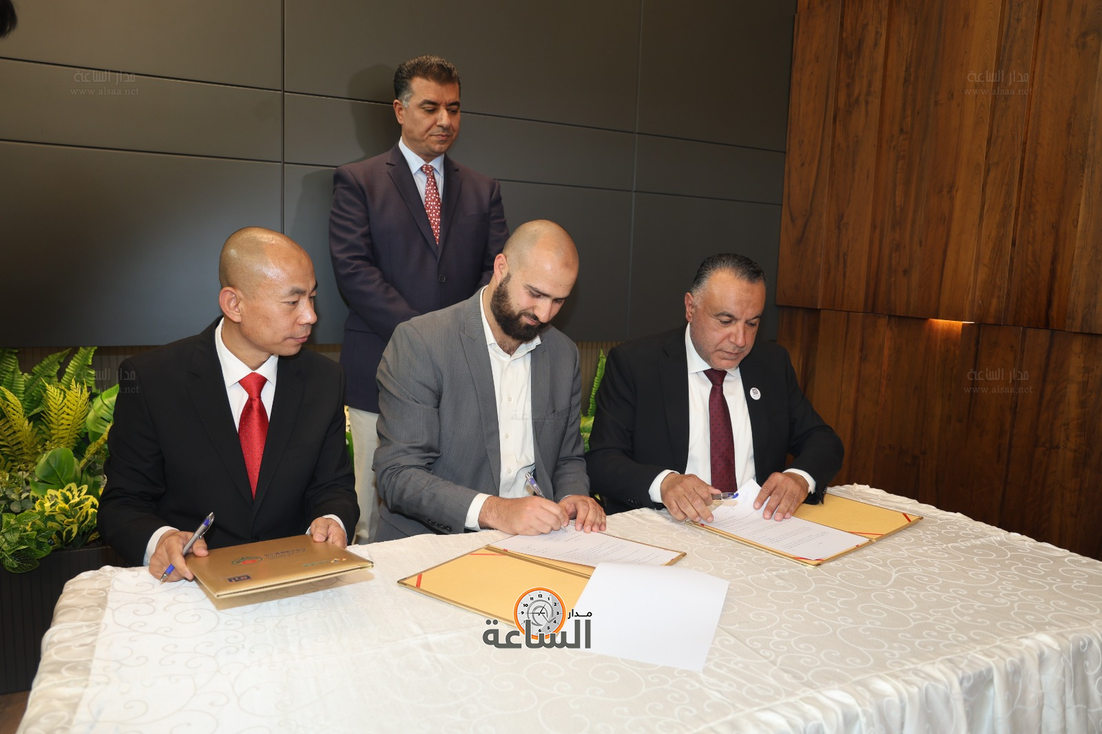 Madar Al-Saa Images 0.4117452922797469