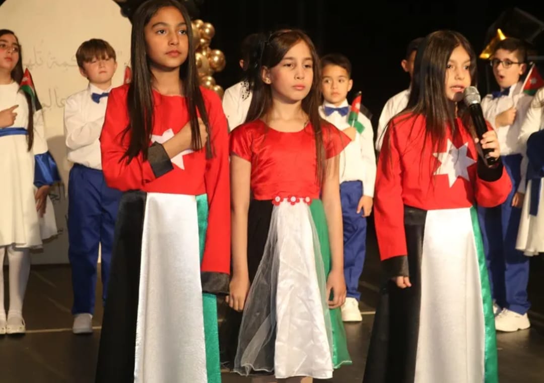 Madar Al-Saa Images 0.44413388104284857