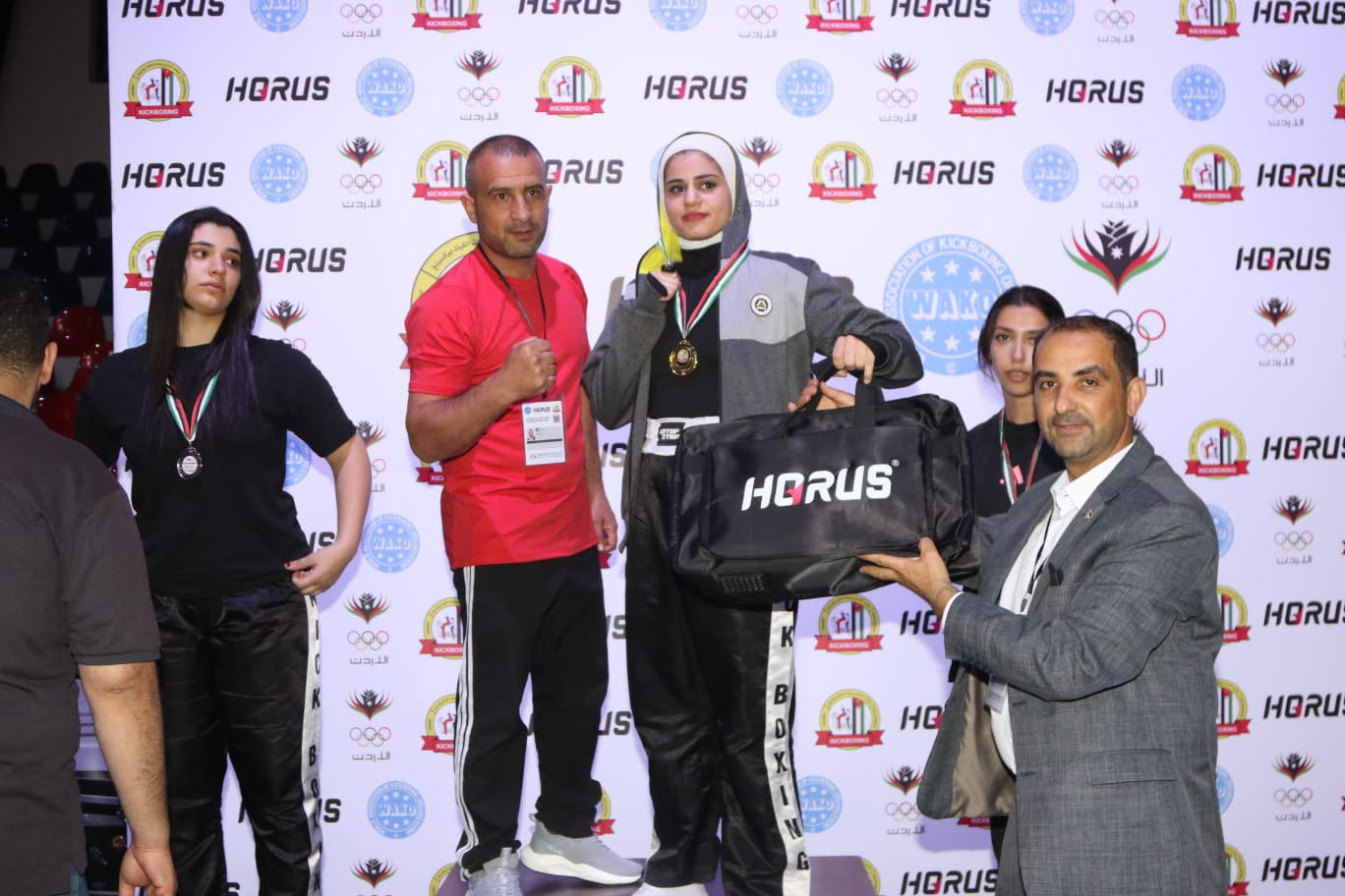 Madar Al-Saa Images 0.4504321362947672