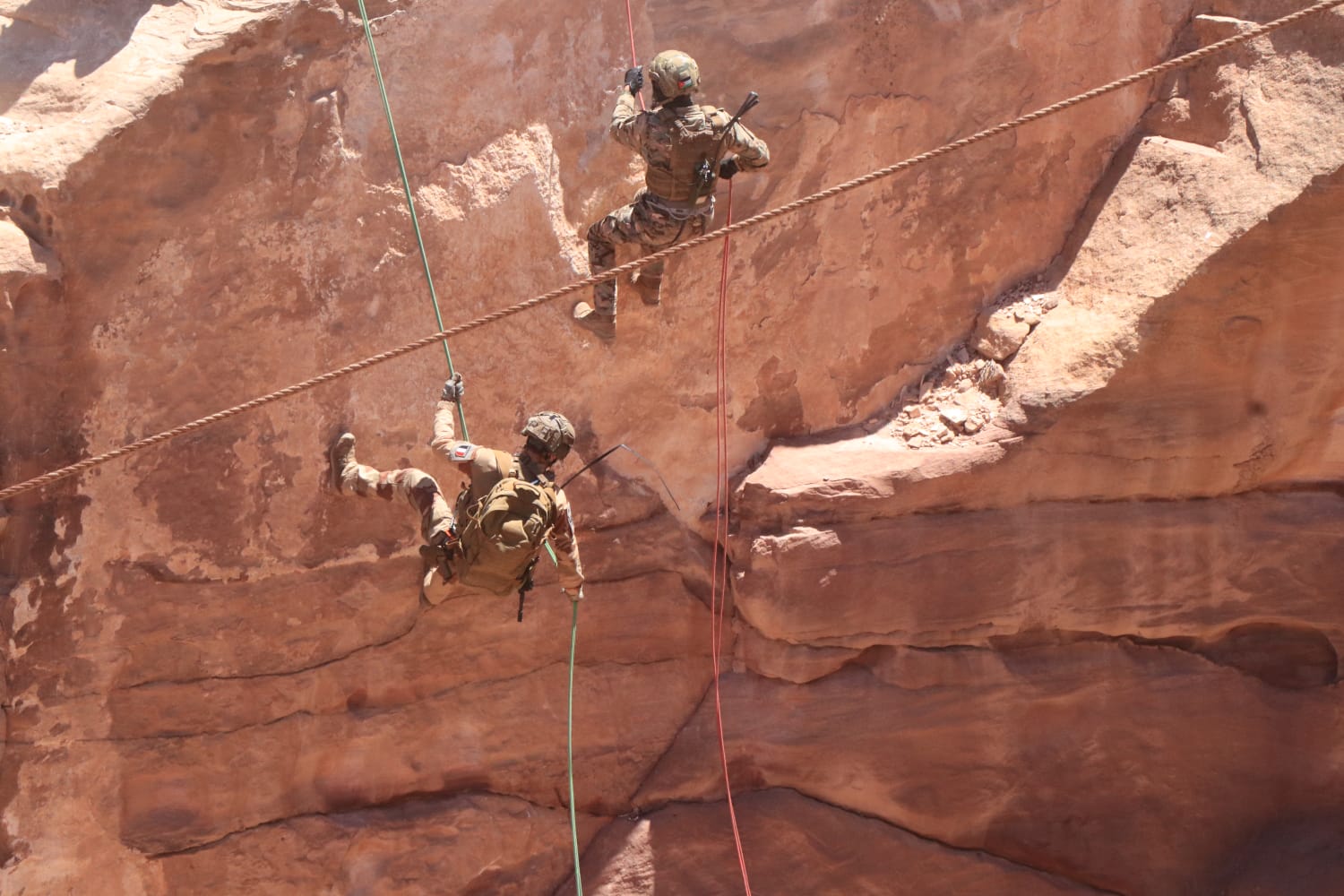 Madar Al-Saa Images 0.729757781930795