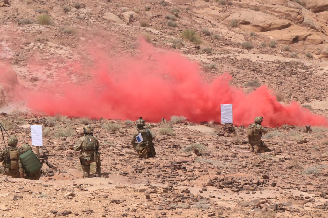 Madar Al-Saa Images 0.0633473453013289