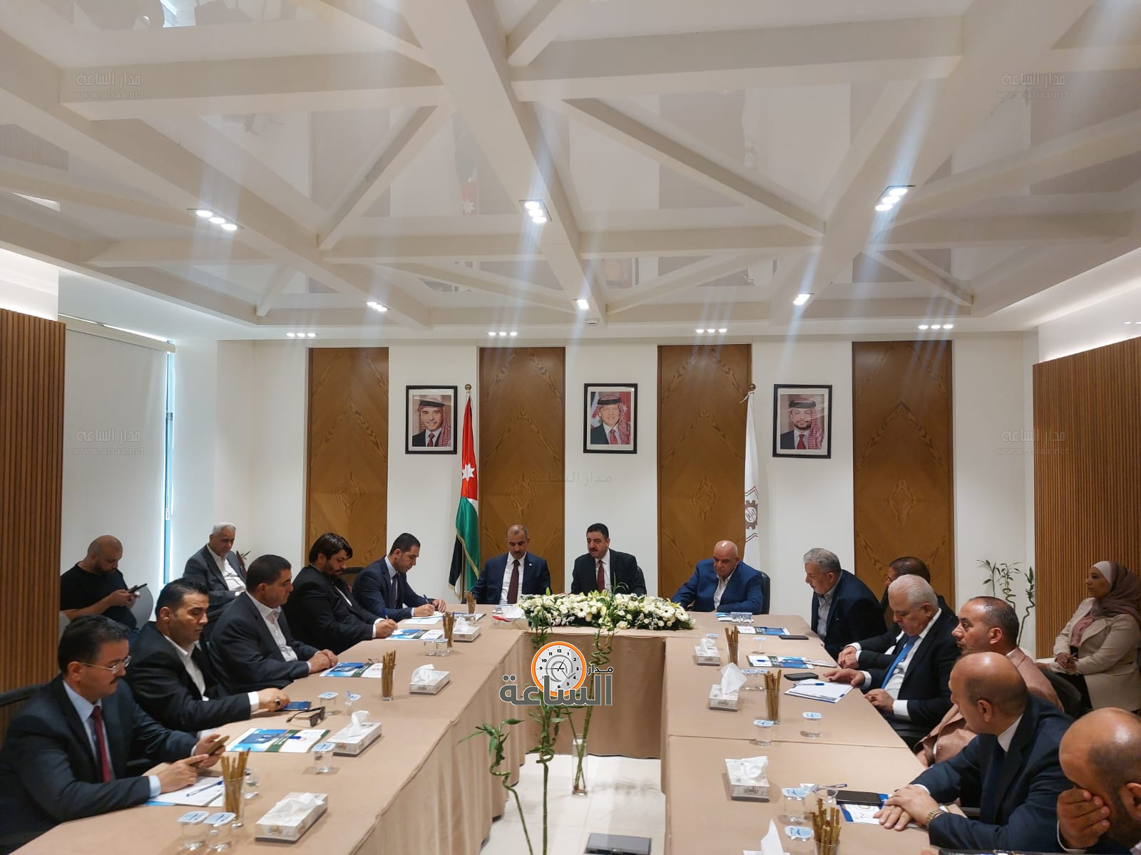 Madar Al-Saa Images 0.4247543628443117