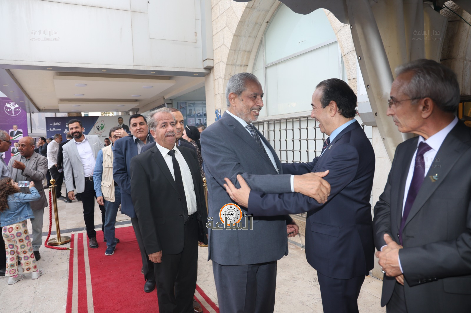 Madar Al-Saa Images 0.0824124310028298