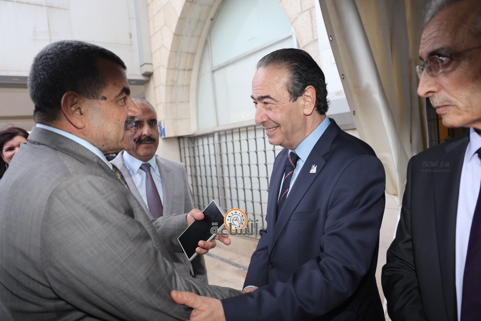 Madar Al-Saa Images 0.9979561680111179