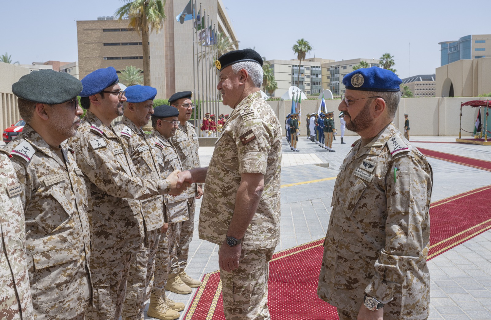 Madar Al-Saa Images 0.5388226225672579