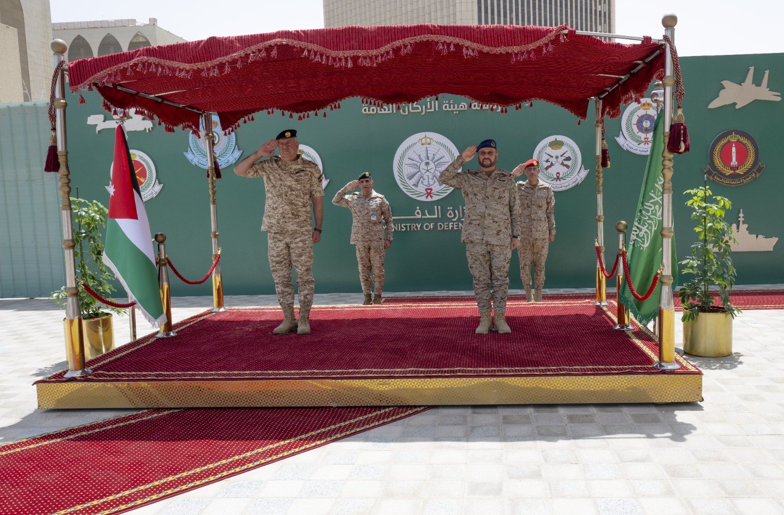 Madar Al-Saa Images 0.8405897026155291