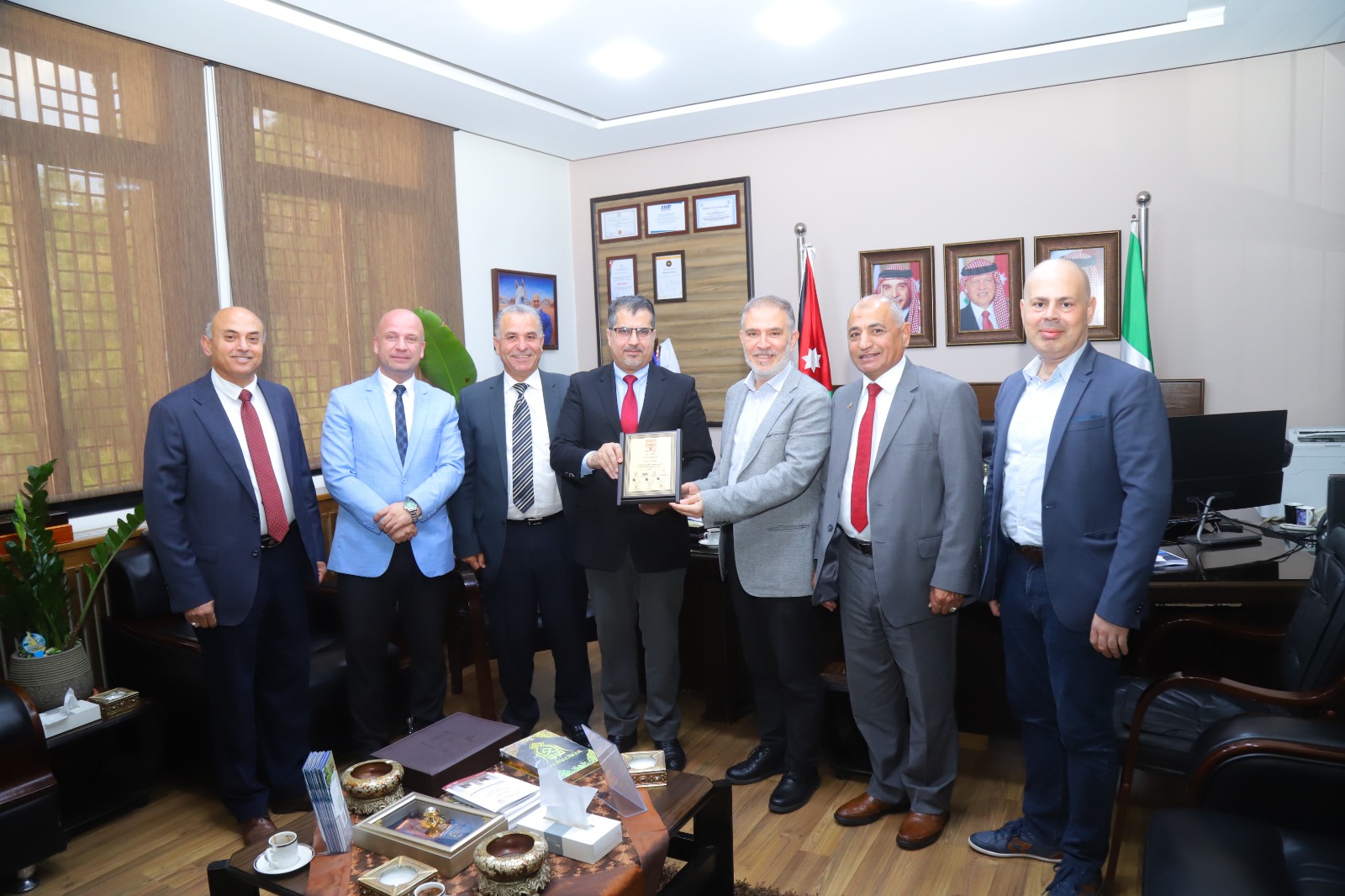 Madar Al-Saa Images 0.44936447534572266