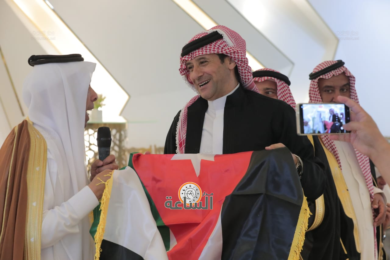 Madar Al-Saa Images 0.2490287727367625