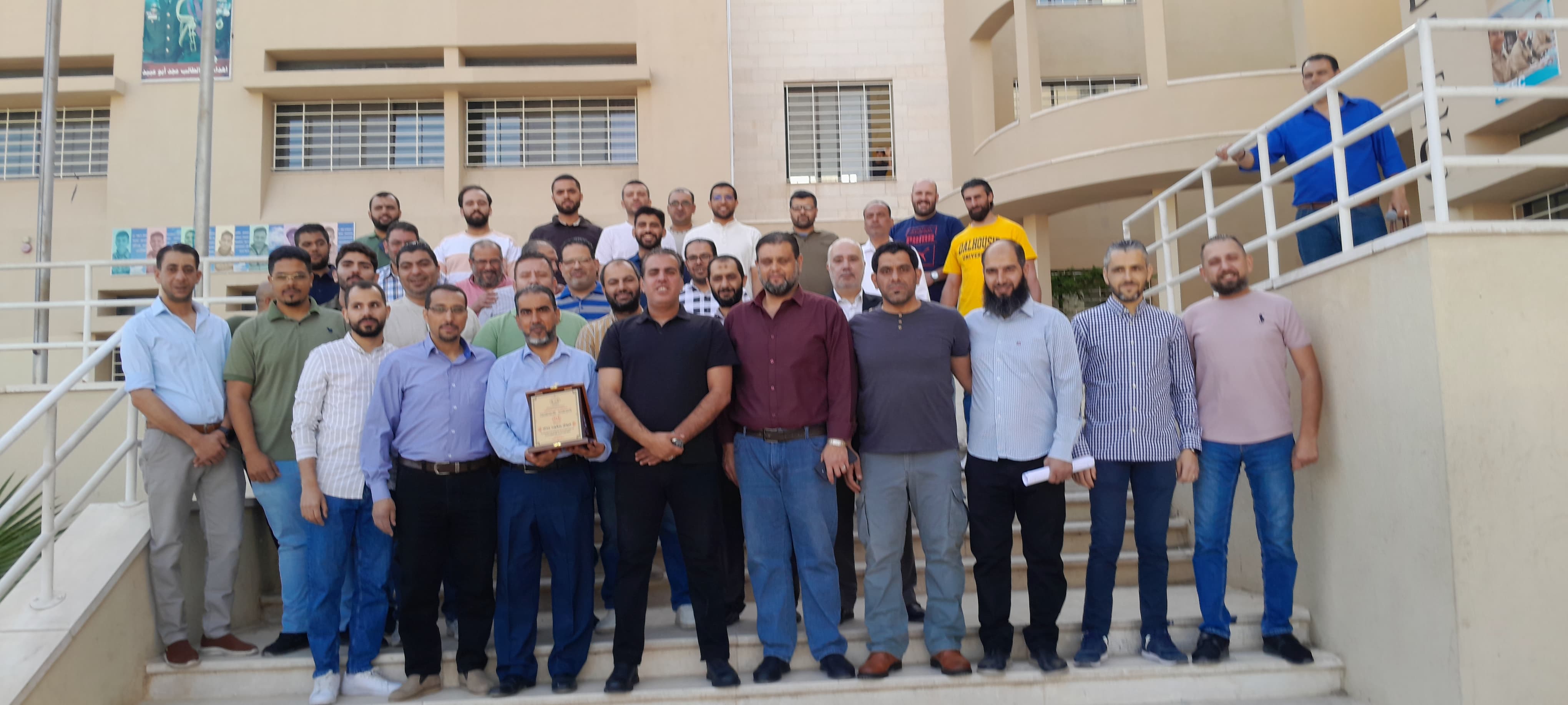 Madar Al-Saa Images 0.9166089143792828