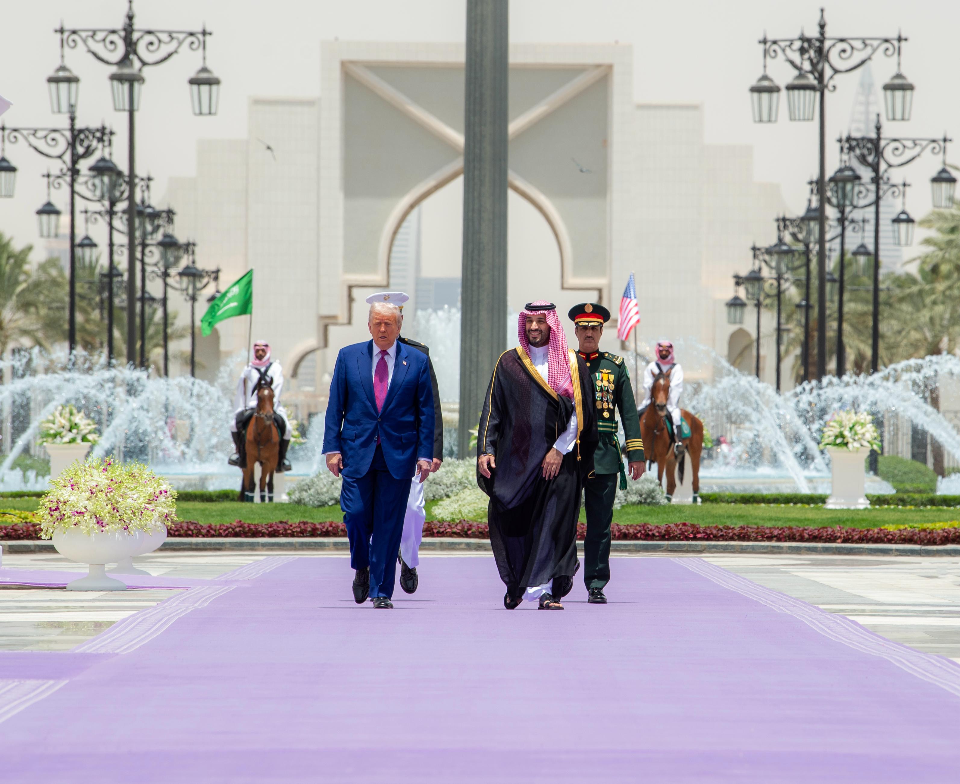 Madar Al-Saa Images 0.903829222380448