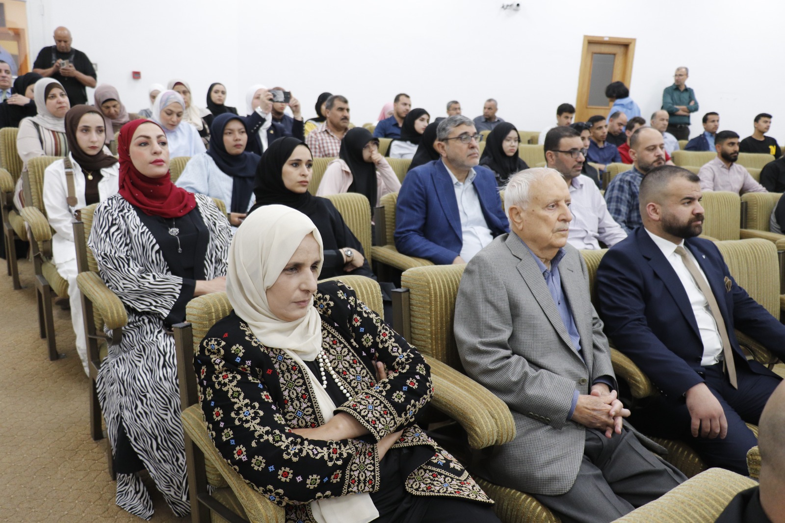 Madar Al-Saa Images 0.18559426509294474