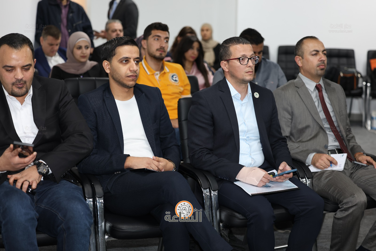 Madar Al-Saa Images 0.07273288892400676