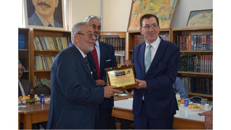 Madar Al-Saa Images 0.8370178536945114