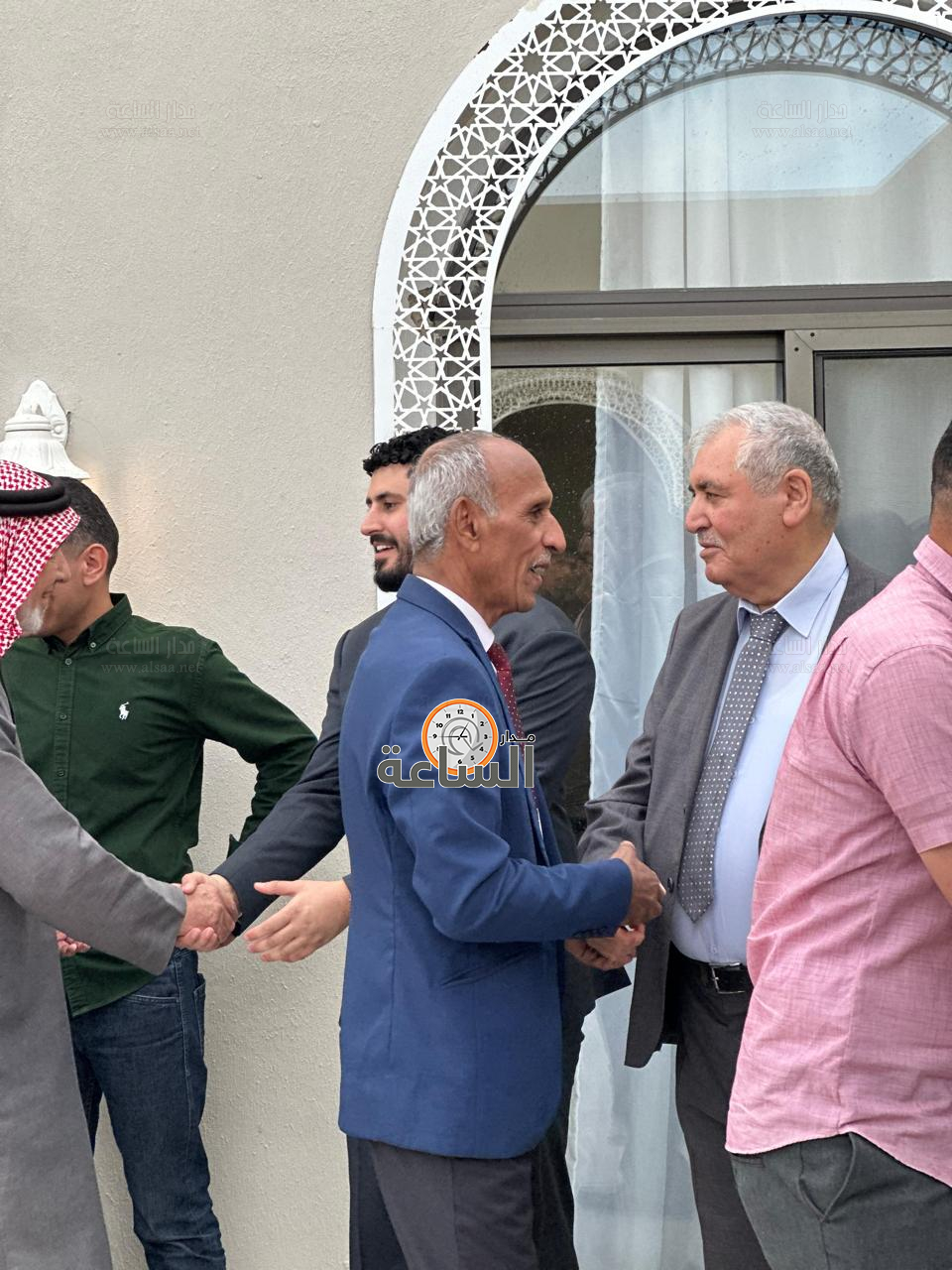 Madar Al-Saa Images 0.4040417382031638