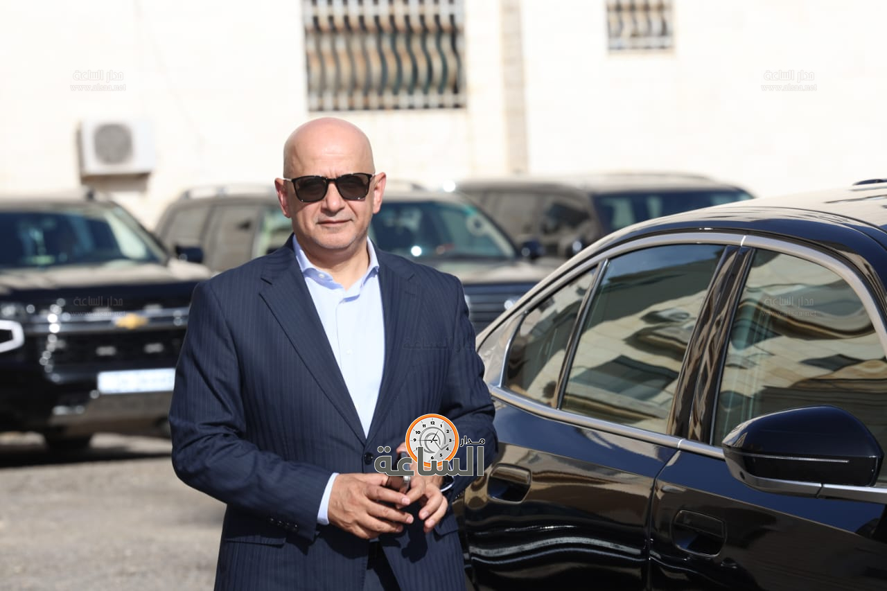 Madar Al-Saa Images 0.8769353512814132