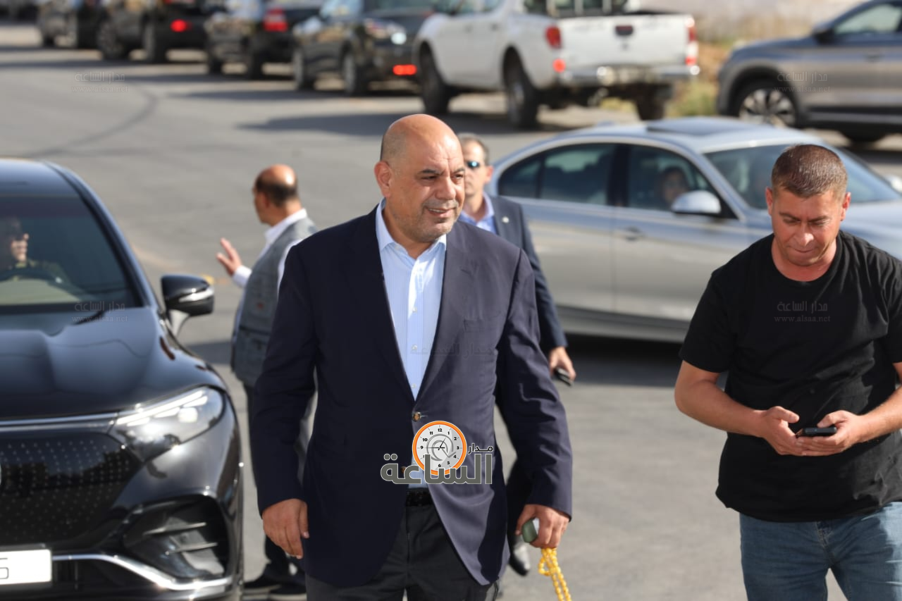 Madar Al-Saa Images 0.7317088370882439