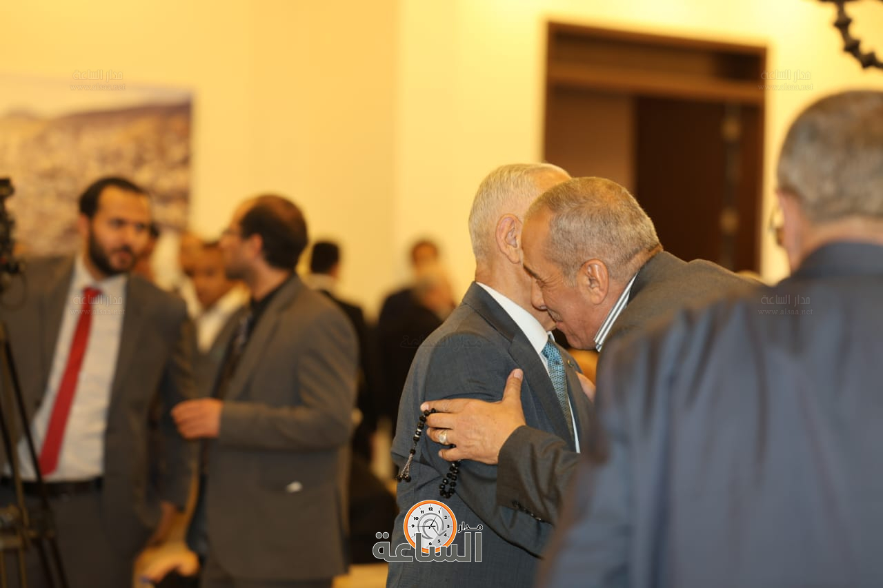 Madar Al-Saa Images 0.1373447467369907