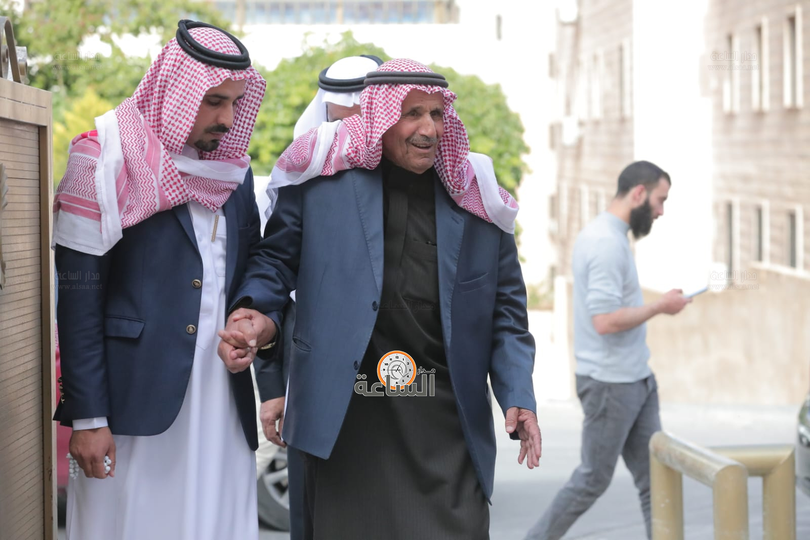 Madar Al-Saa Images 0.9990763365994701