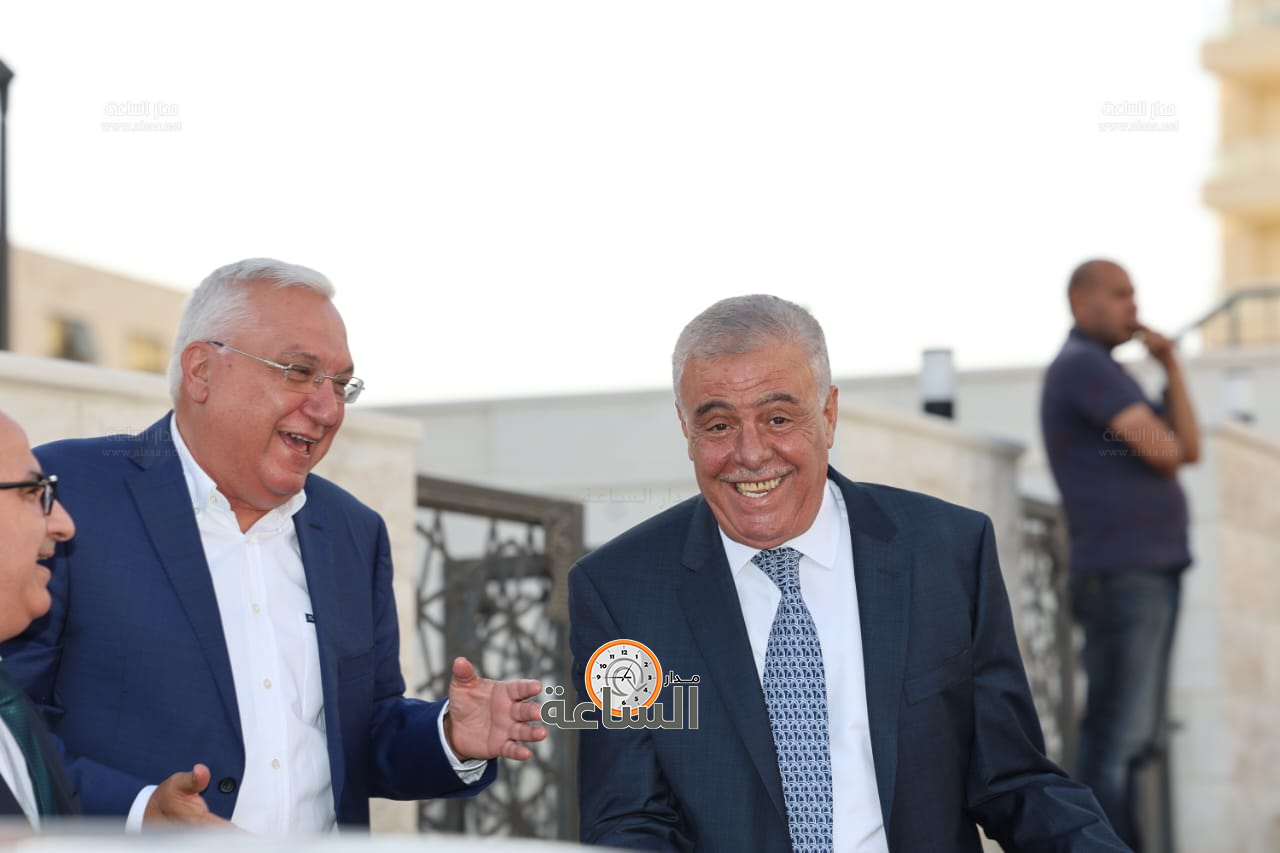 Madar Al-Saa Images 0.8338045780673229