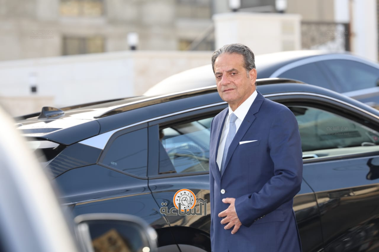 Madar Al-Saa Images 0.10564088987886067