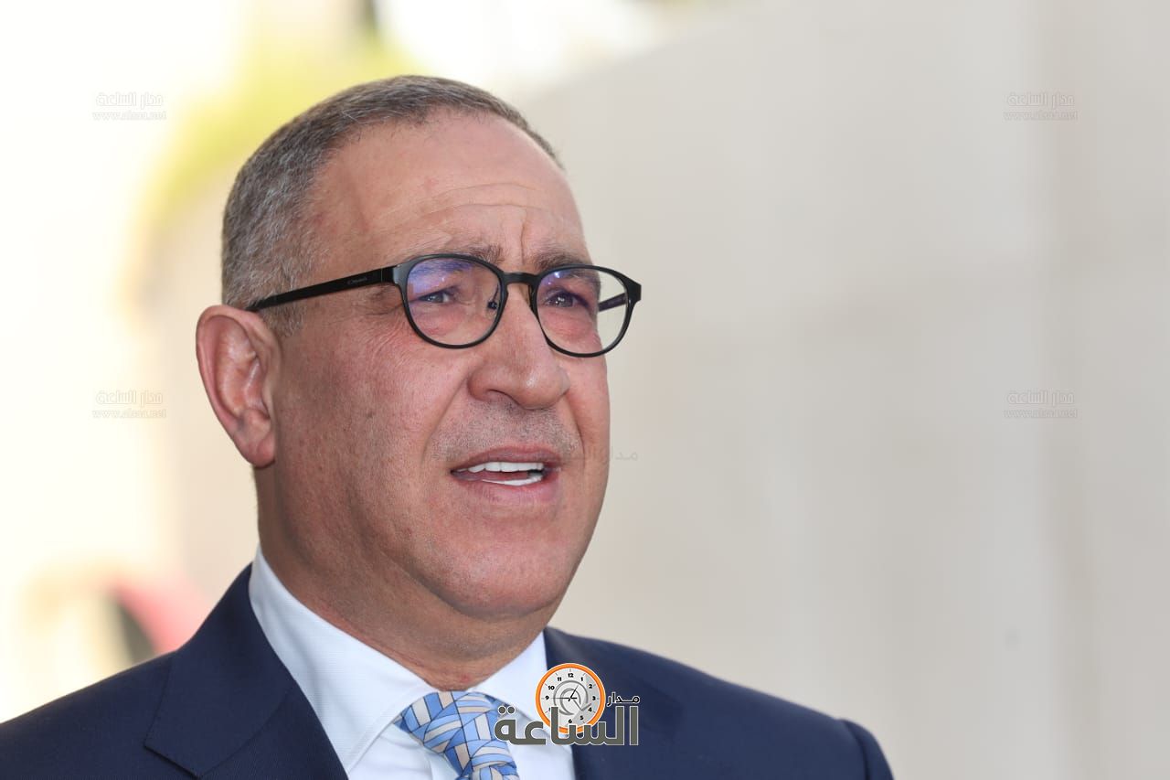 Madar Al-Saa Images 0.04393348647144113