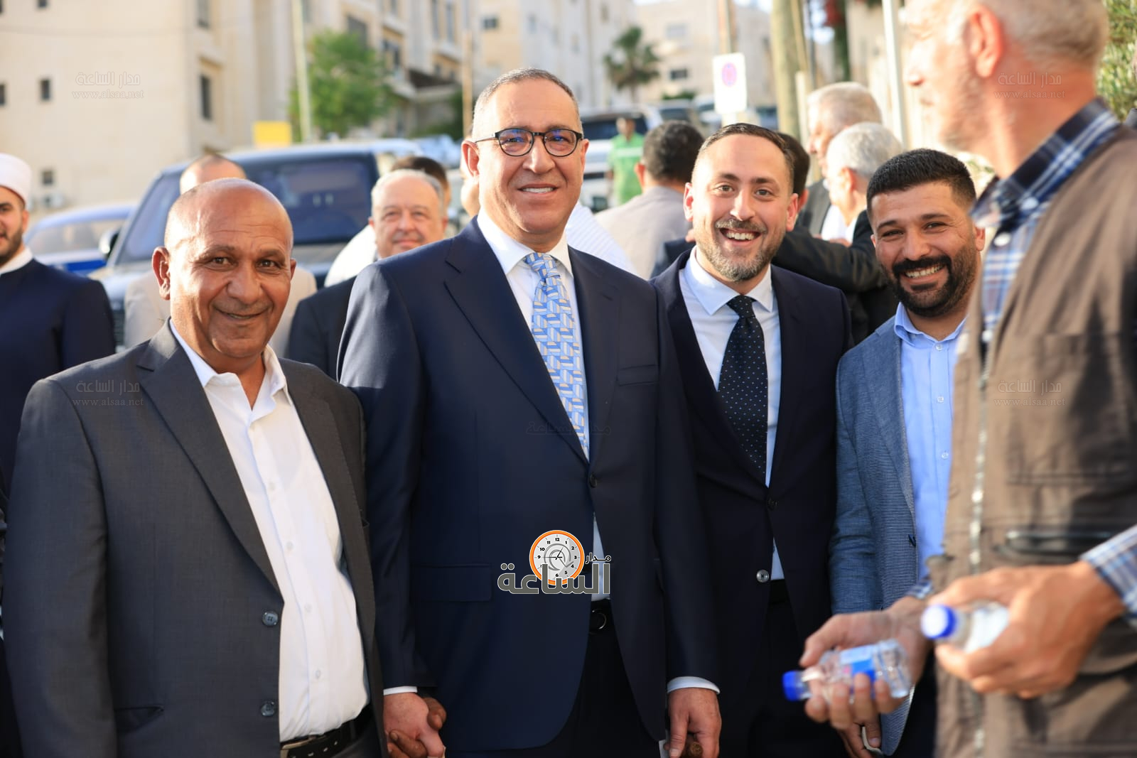 Madar Al-Saa Images 0.4997844221719381