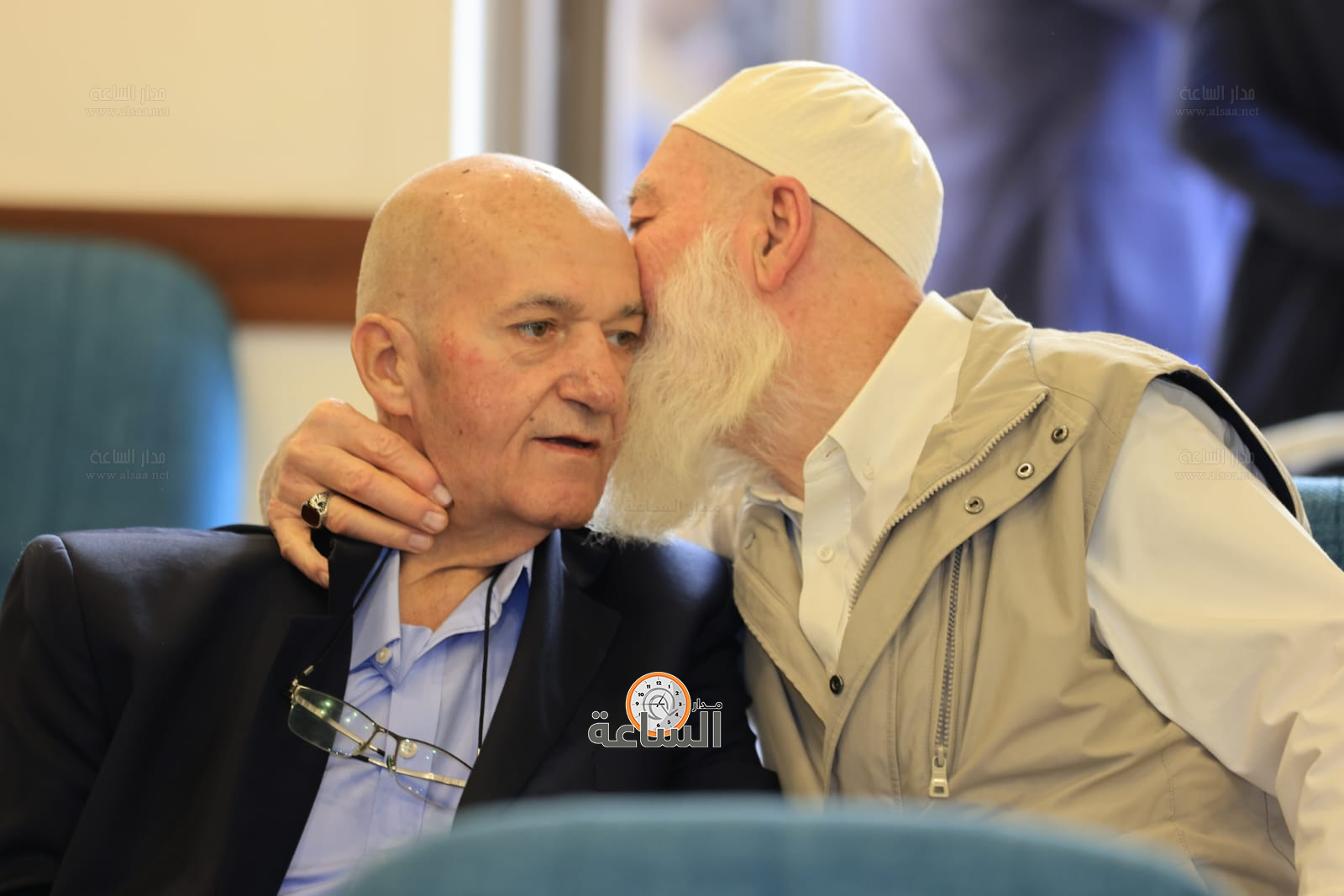 Madar Al-Saa Images 0.8646588178864941