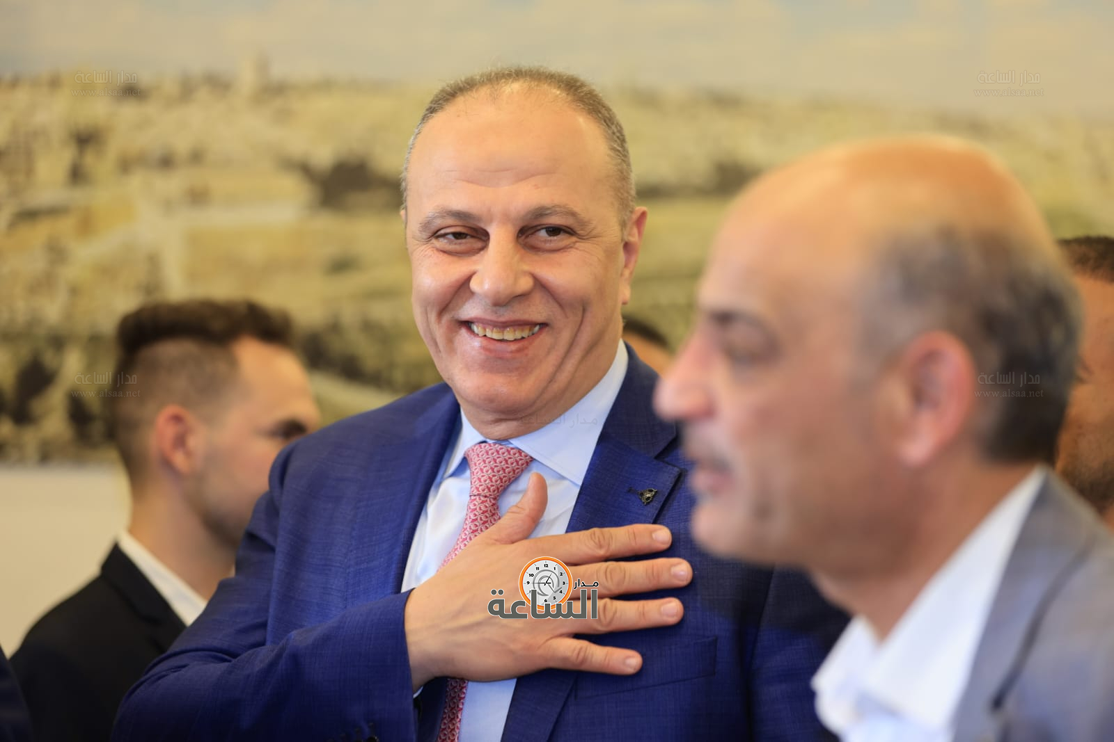 Madar Al-Saa Images 0.5058645354542917