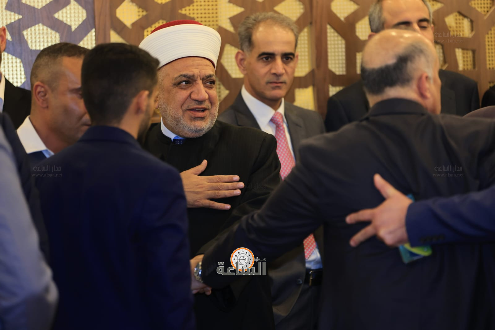 Madar Al-Saa Images 0.5488340435077984