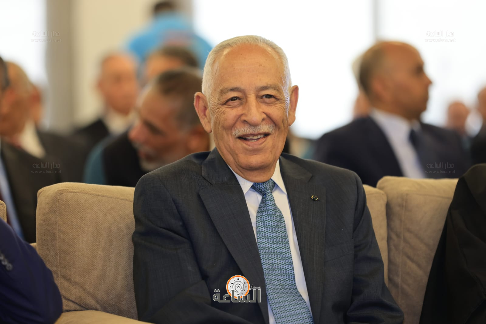 Madar Al-Saa Images 0.4116437107181423