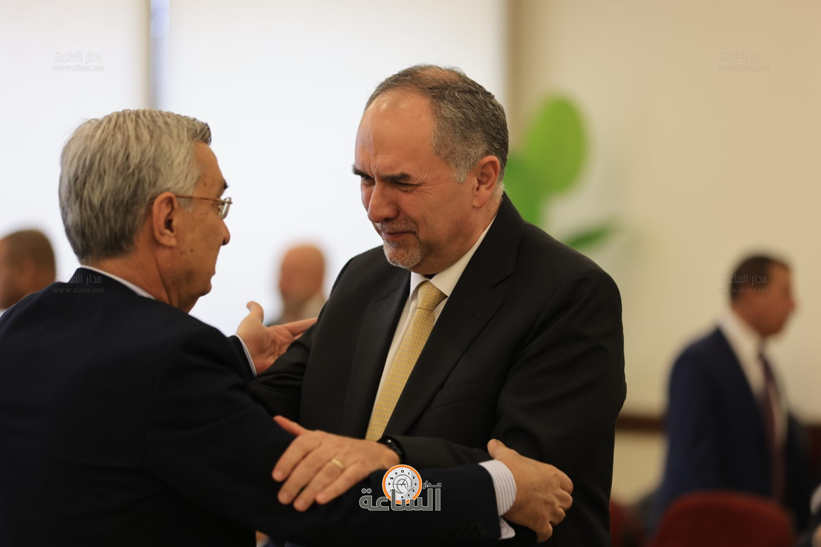 Madar Al-Saa Images 0.6175656489491723