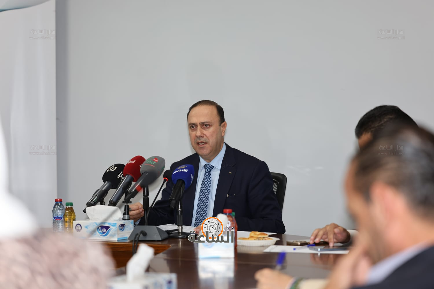 Madar Al-Saa Images 0.2519106676175189