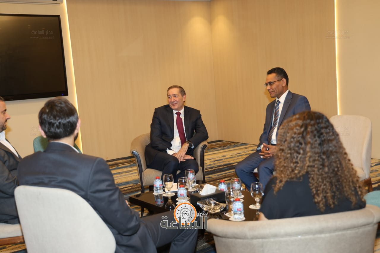 Madar Al-Saa Images 0.500681513374658