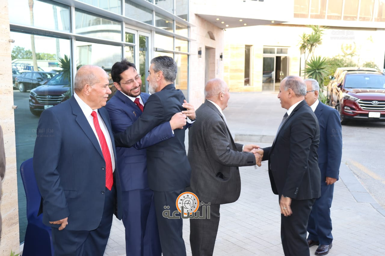 Madar Al-Saa Images 0.7311130048822391