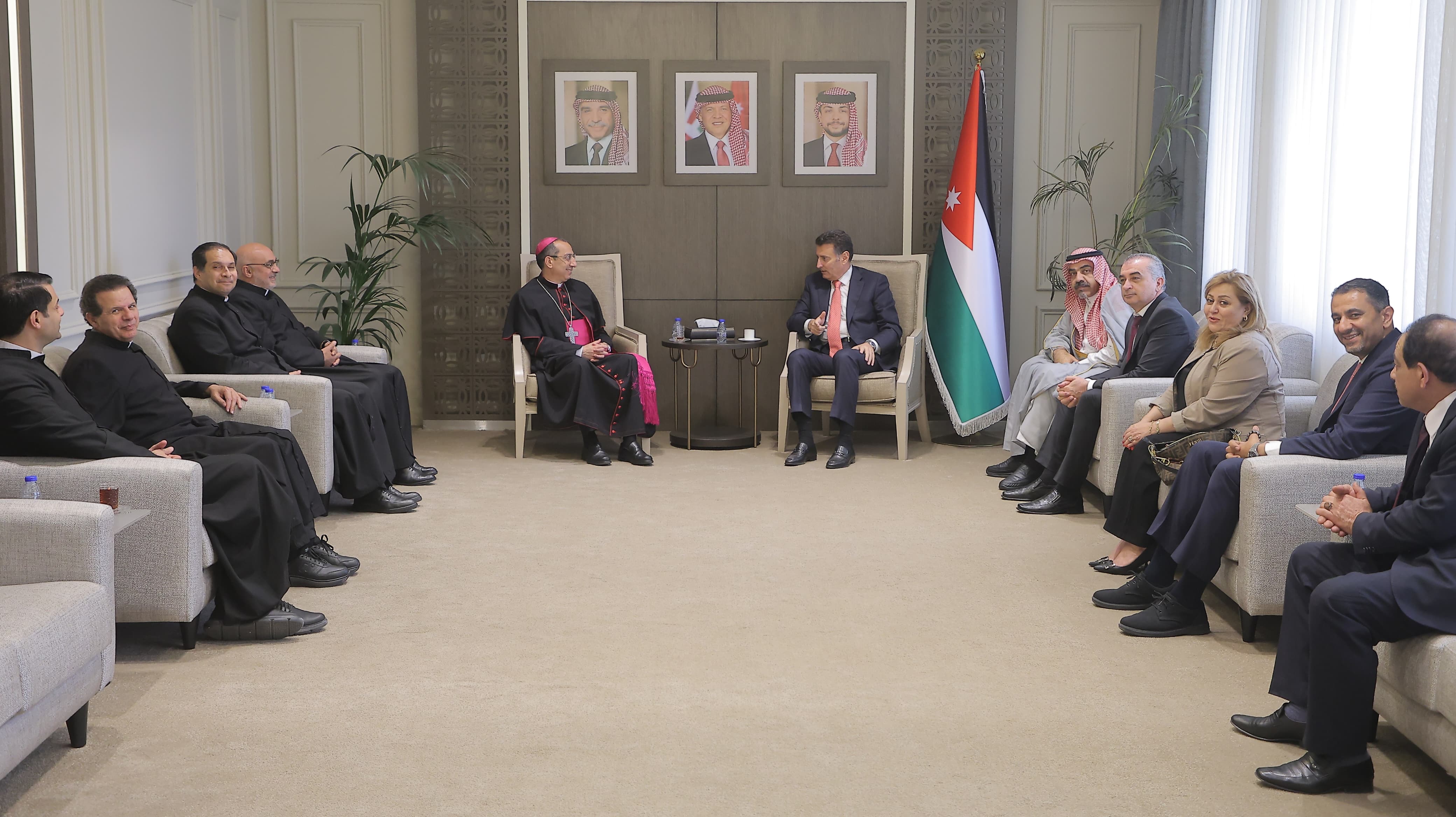 Madar Al-Saa Images 0.6019653971763561