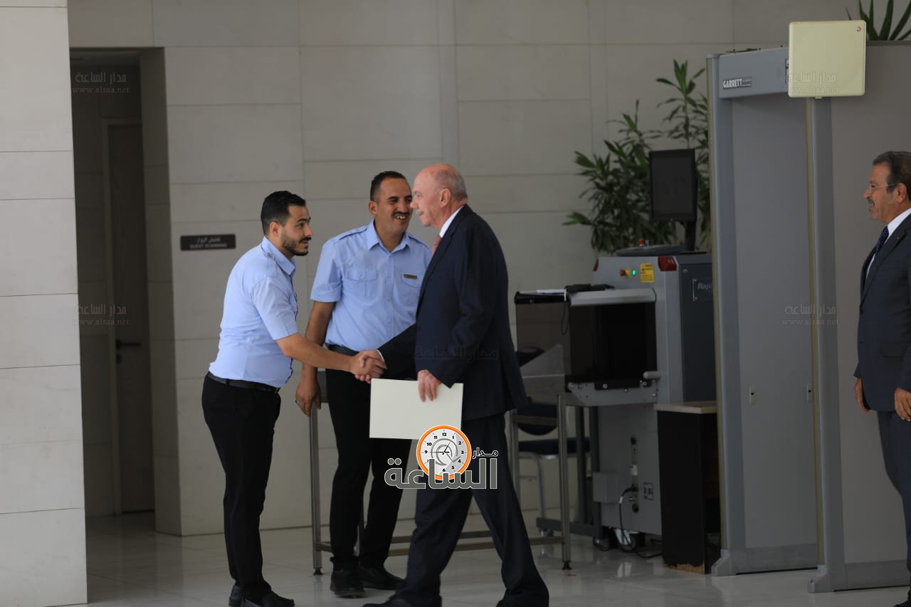 Madar Al-Saa Images 0.9453034193213535