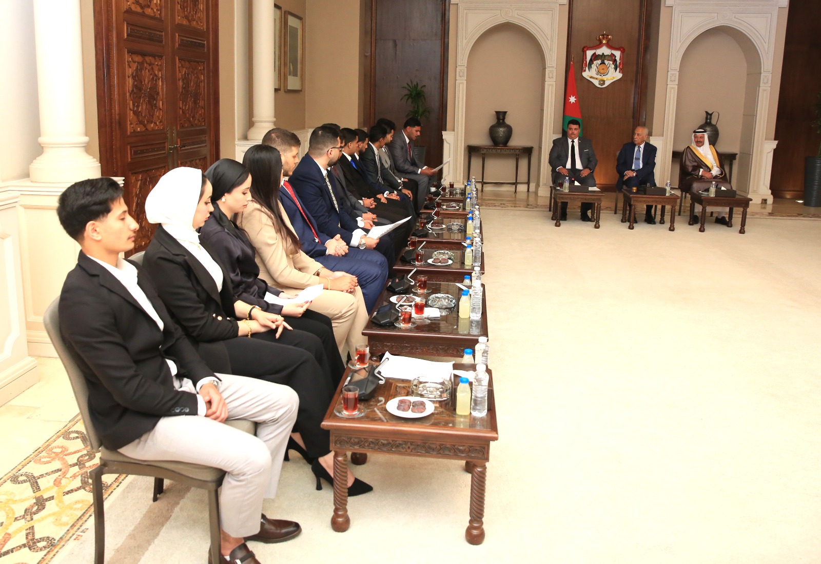 Madar Al-Saa Images 0.8960821319331412