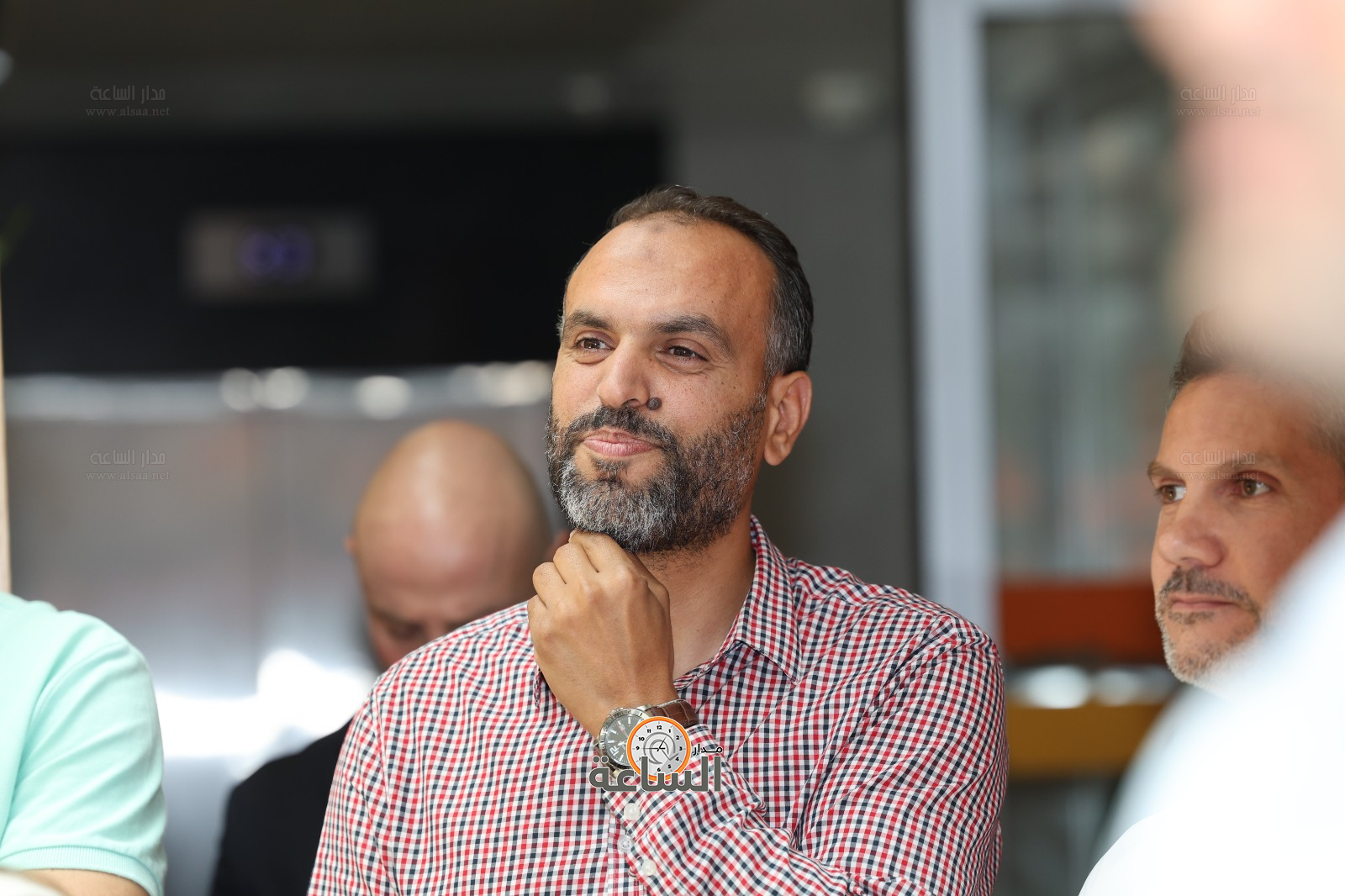 Madar Al-Saa Images 0.09884769348393996