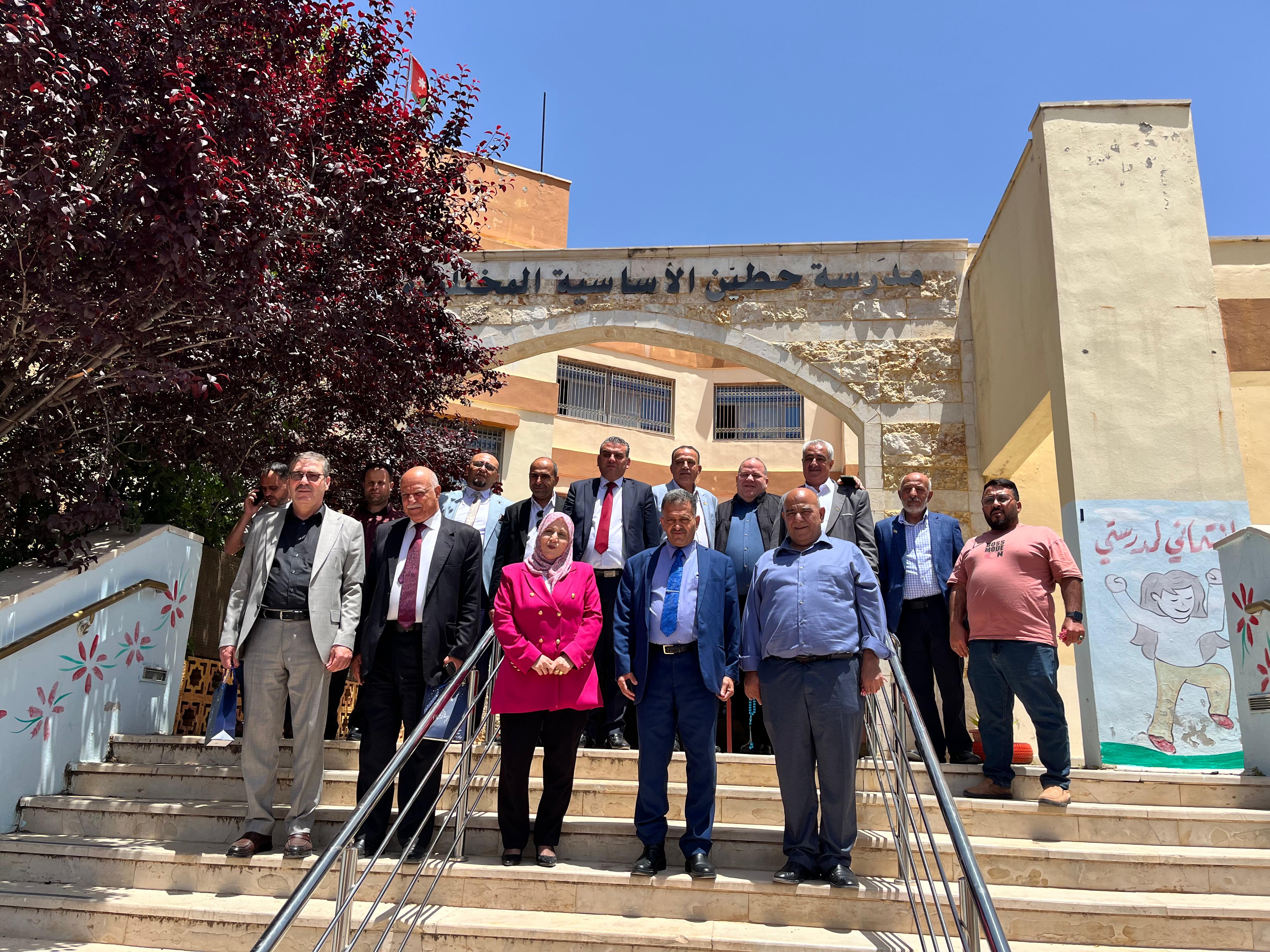 Madar Al-Saa Images 0.9268729332948724